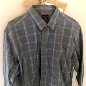 Mens XL LS Button Down Untuckit - Blue and Grey